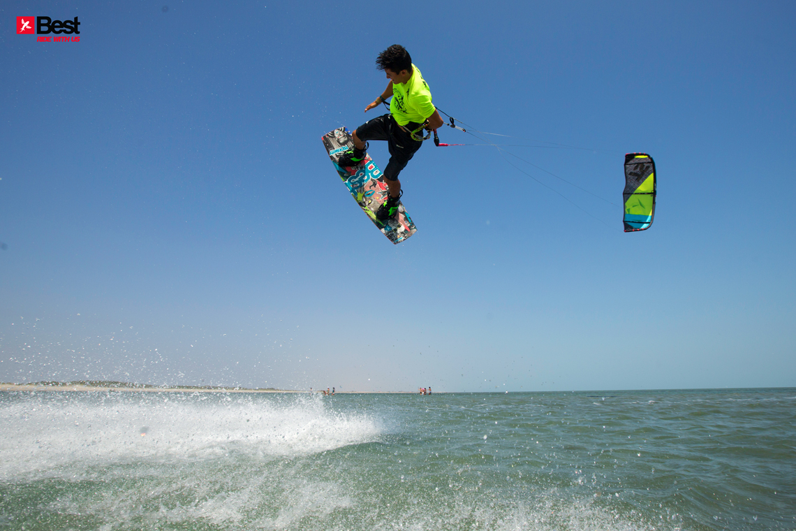 Alexandre Neto with a nice session back home in Brazil on the 2015 Best kiteboarding TS and Profanity board - kitesurfing