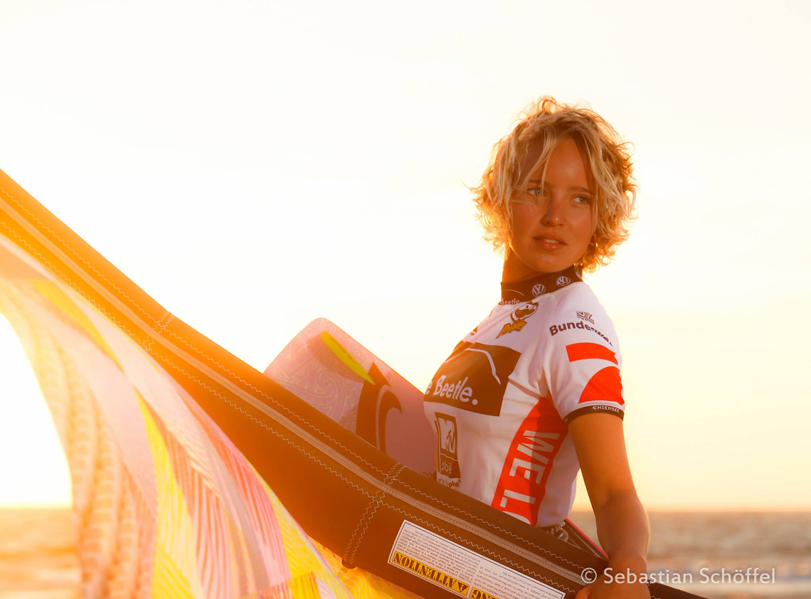 Annabel van Westerop sunset with kite