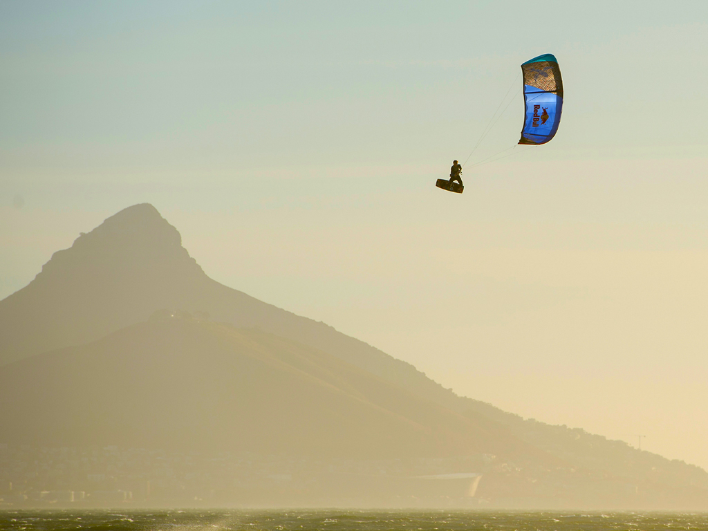 kitesurf wallpaper image - Ruben Lenten on the Best Extract in Cape Town - kitesurf megaloop jump - in resolution: iPad 1 1024 X 768