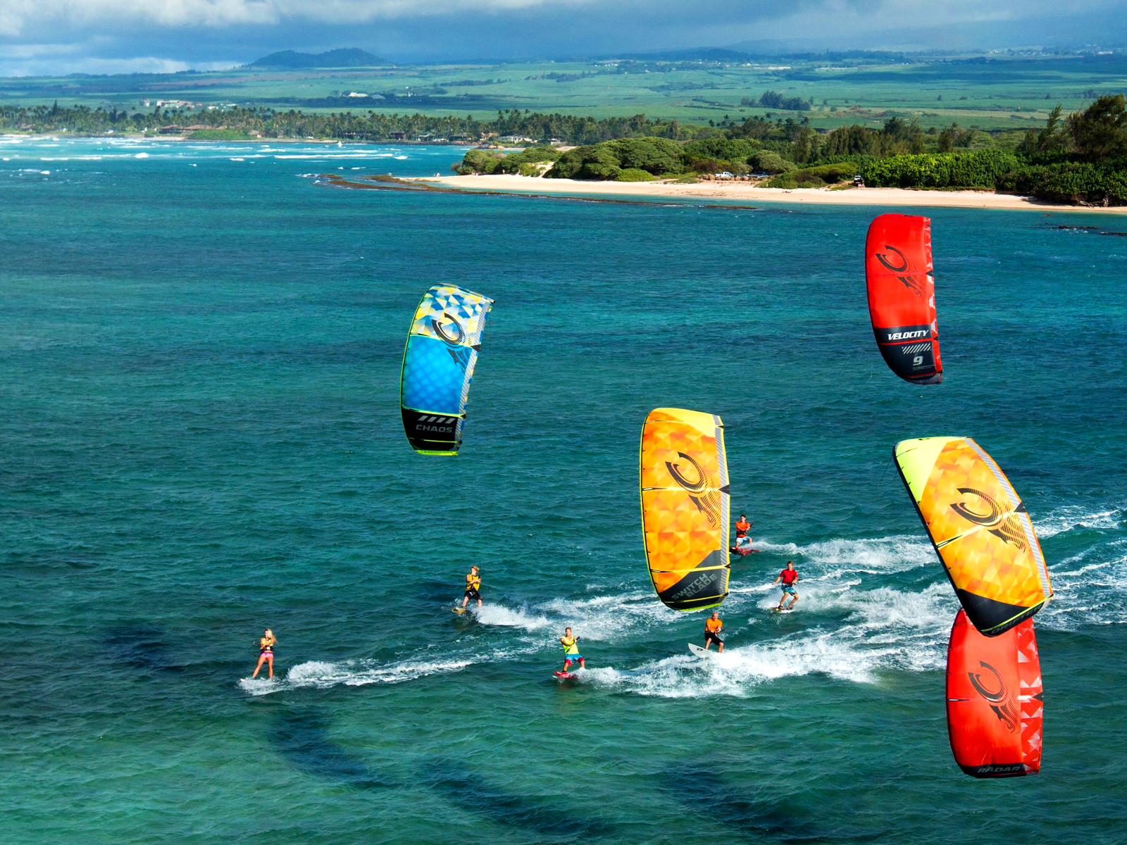 kitesurf wallpaper image - The 2015 Cabrinha Kites teamriders kitesurfing off the coast of Hawaii. - in resolution: Standard 4:3 1600 X 1200